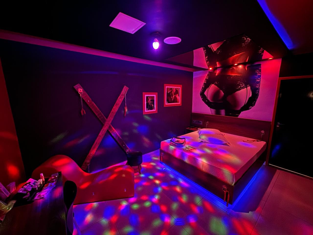 Yes Motel thumbnail 3