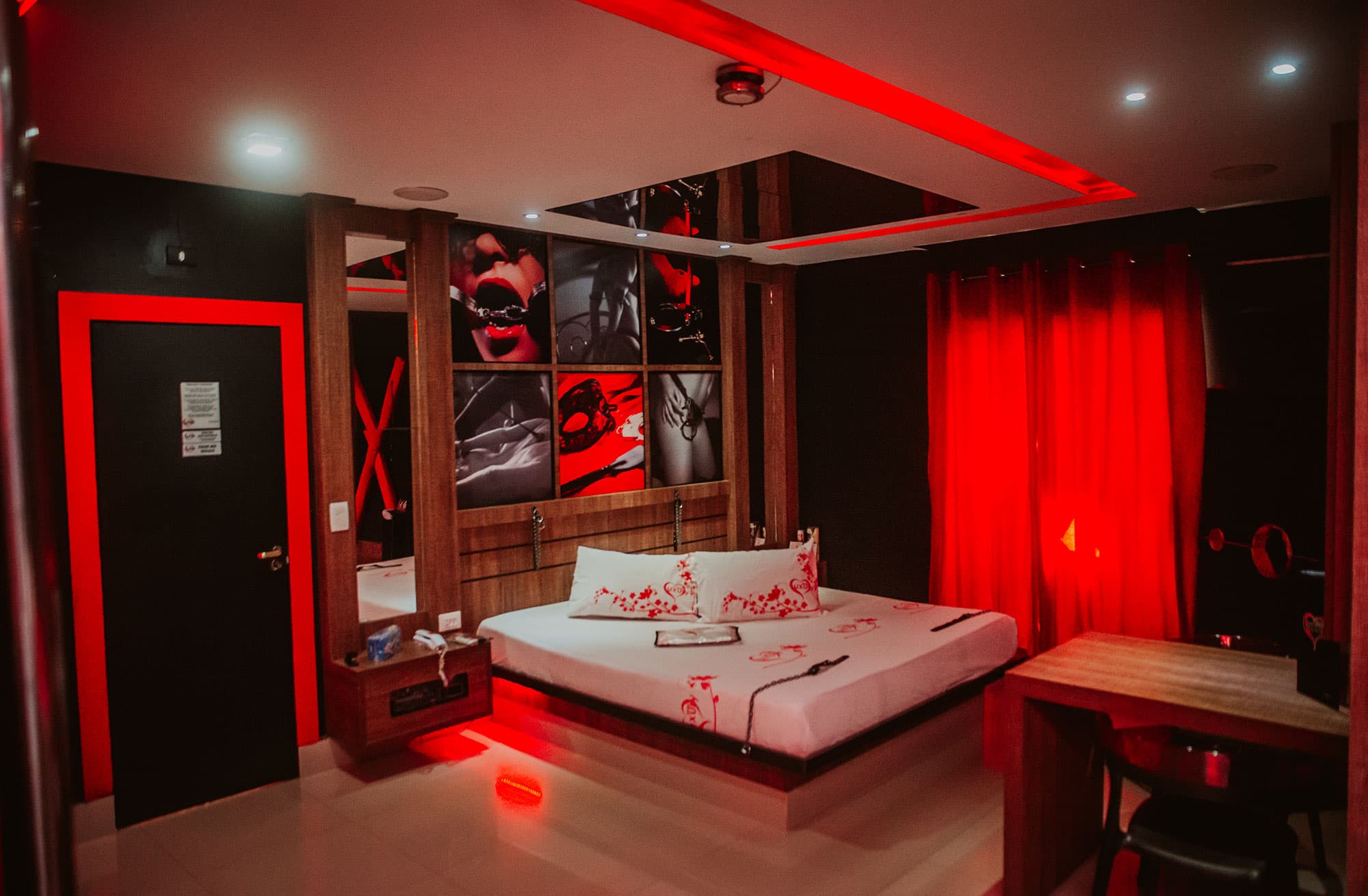 Motel Luxury thumbnail 2