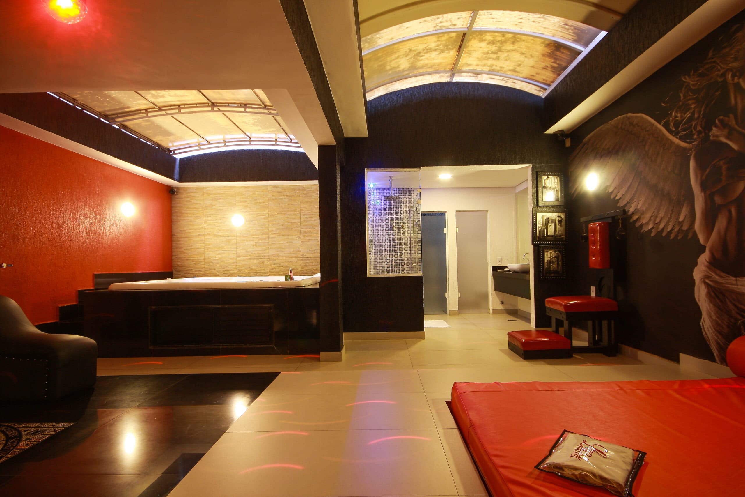Luna Motel thumbnail 3