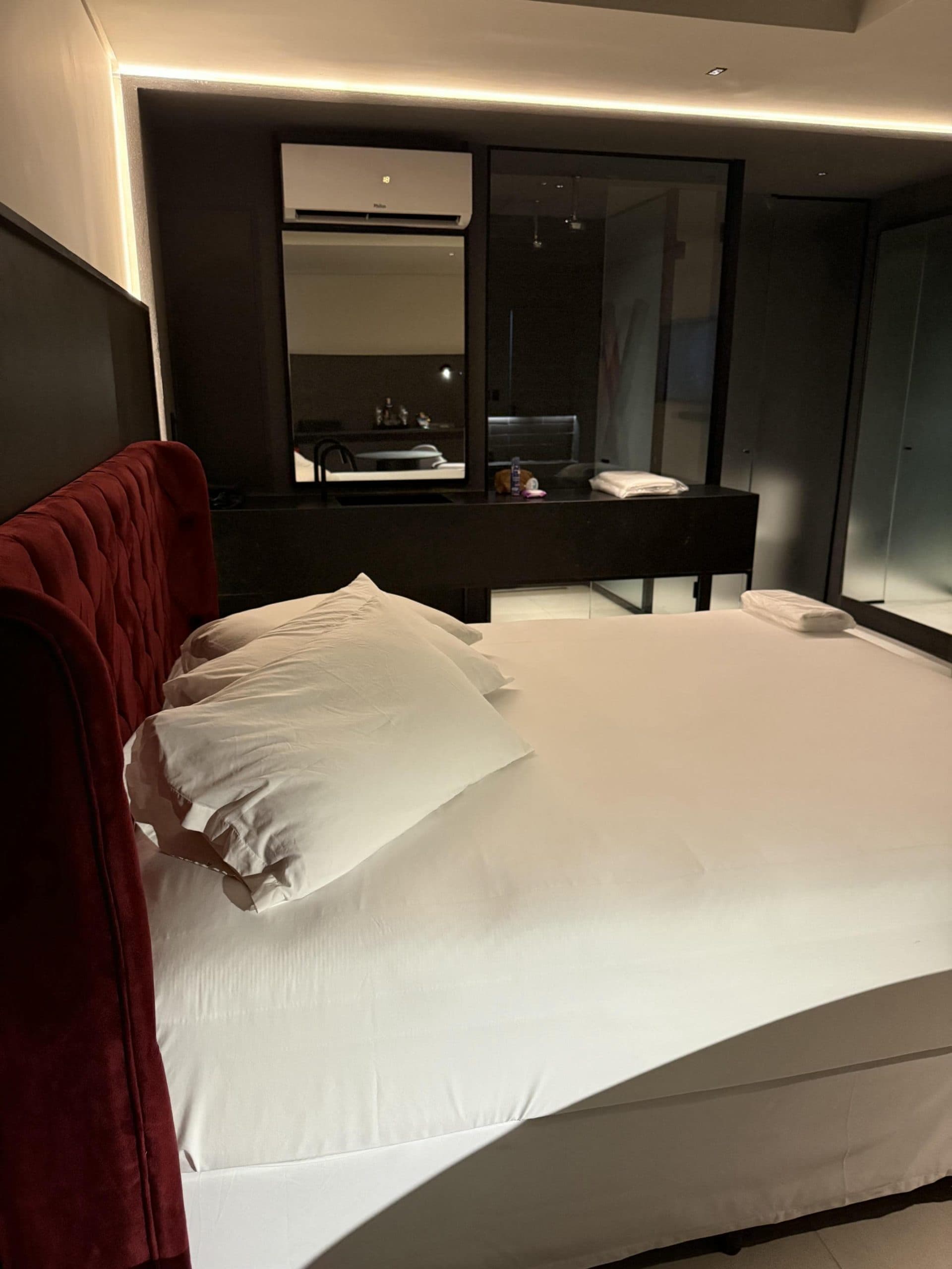 Andorra Motel thumbnail 3