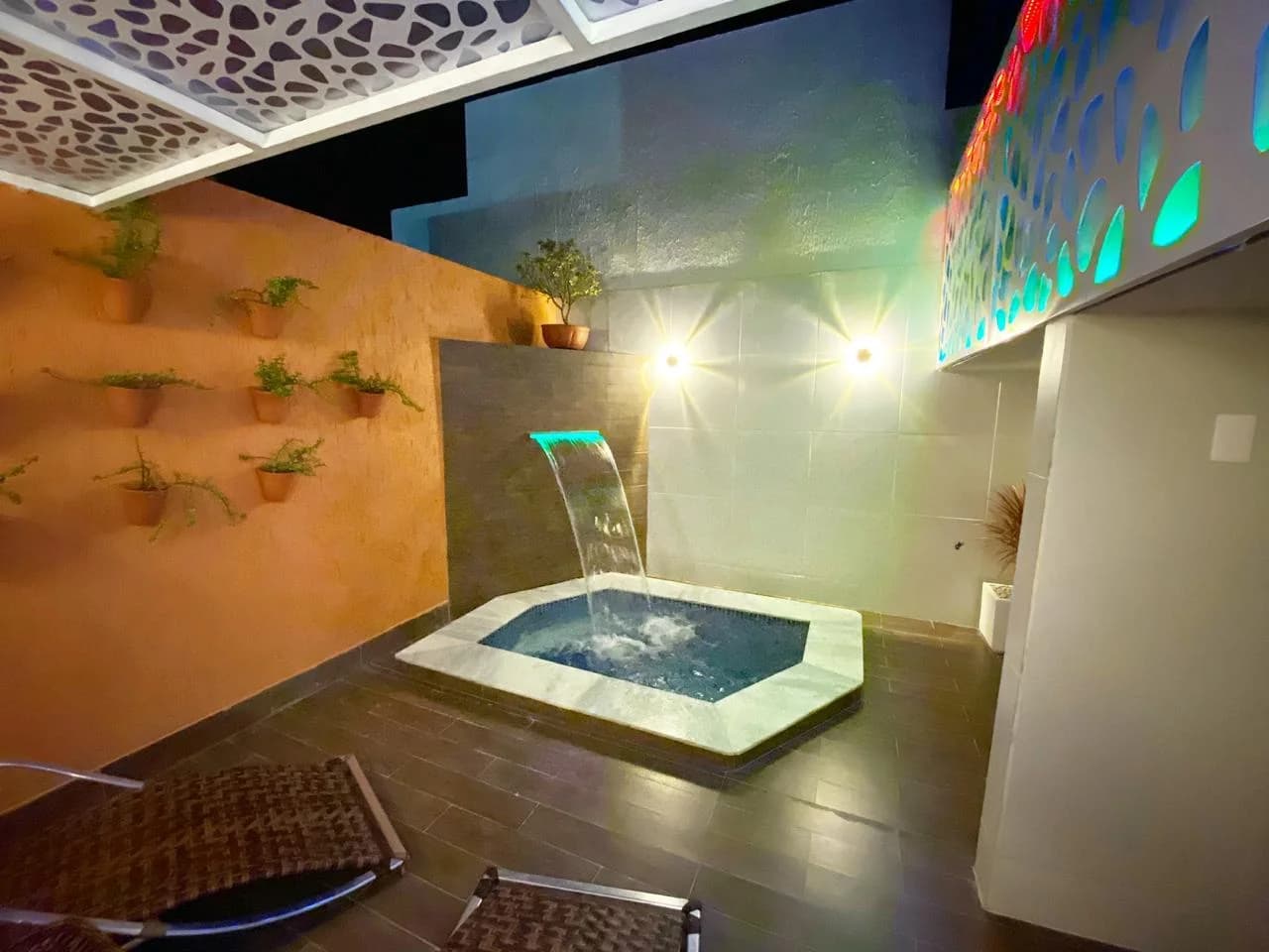Shop Motel thumbnail 3