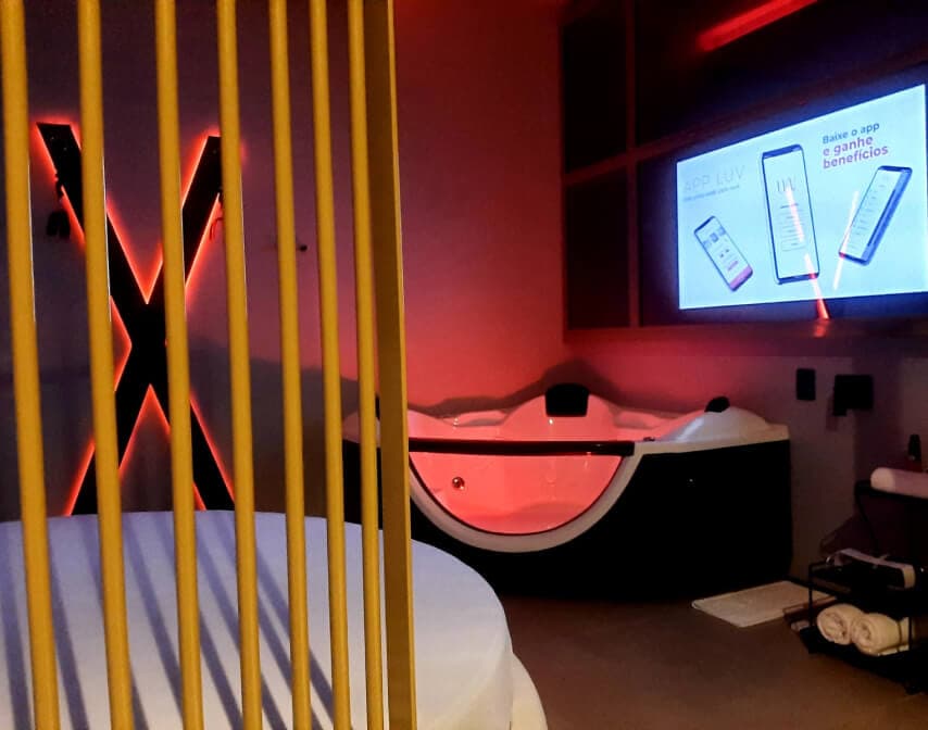 Luv Motel thumbnail 3
