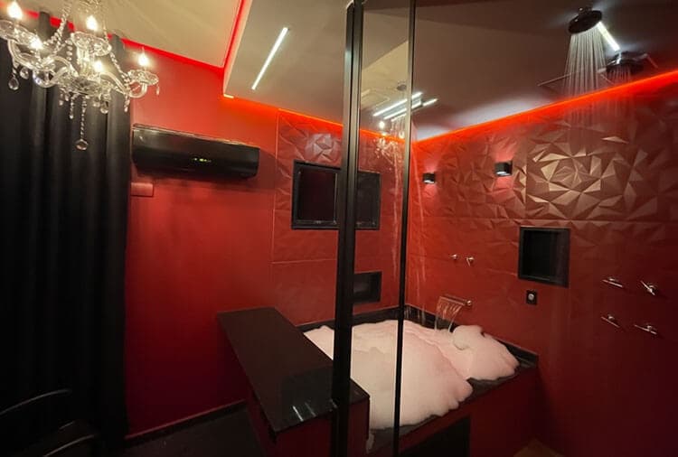 Lina Motel thumbnail 2