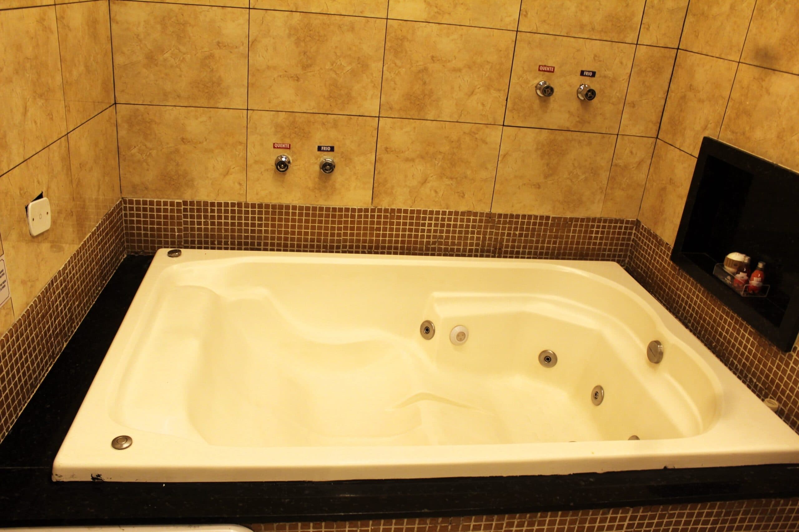 Refugiu's Motel thumbnail 2