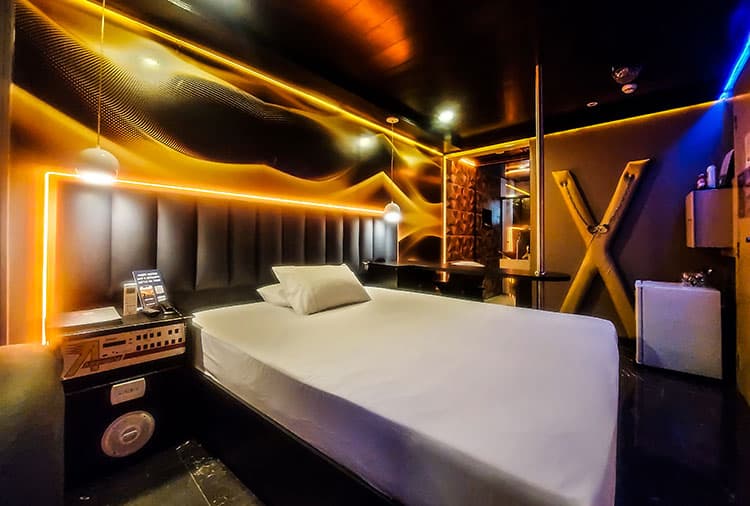 Adrenalina Motel thumbnail 3